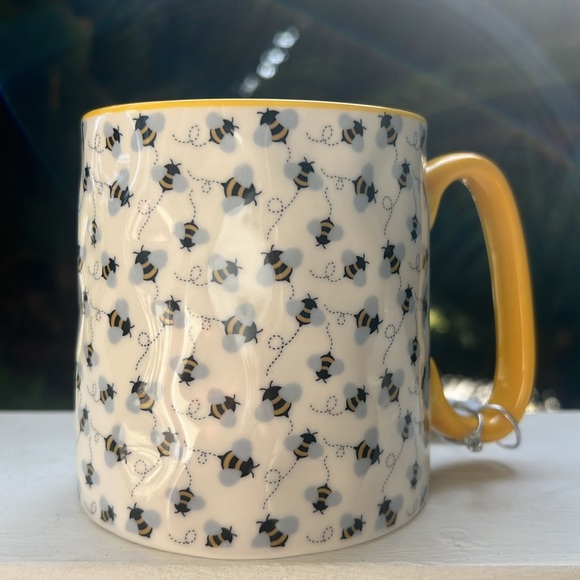 Bee Bella Ceramic Mug - Picture 5 of 15
